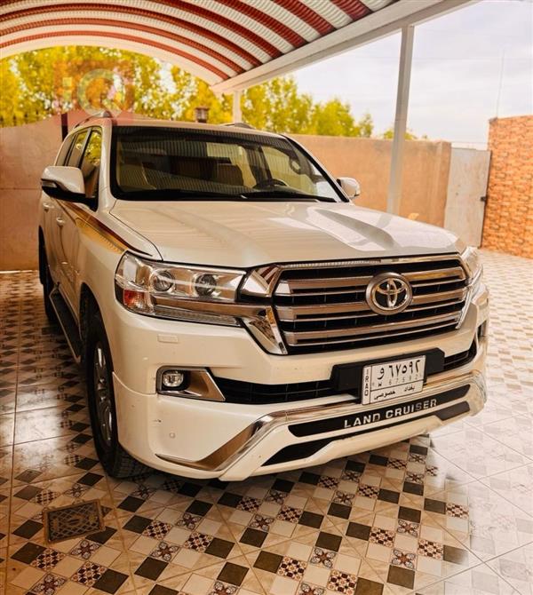 تويوتا لاندكروزر 2017 للبيع في العراق - عفك